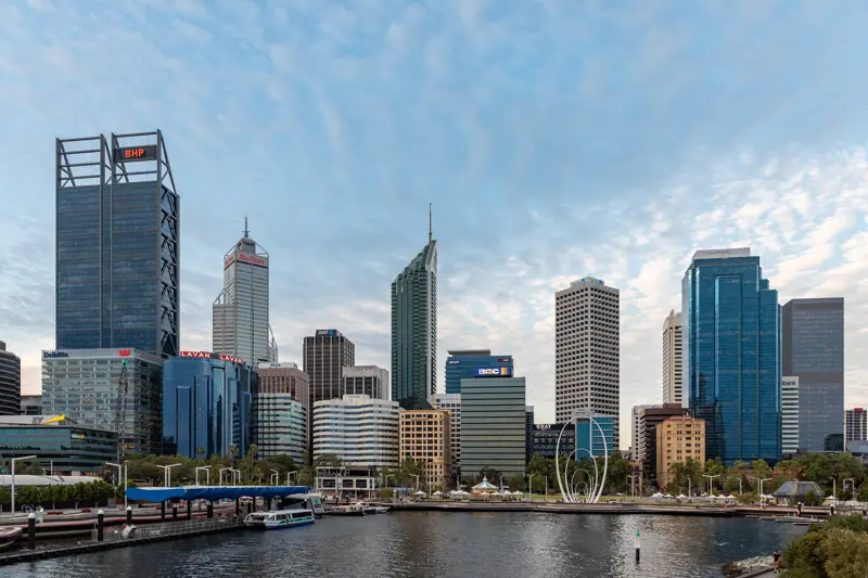 Skyline von Perth vom Elizabeth Quay aus