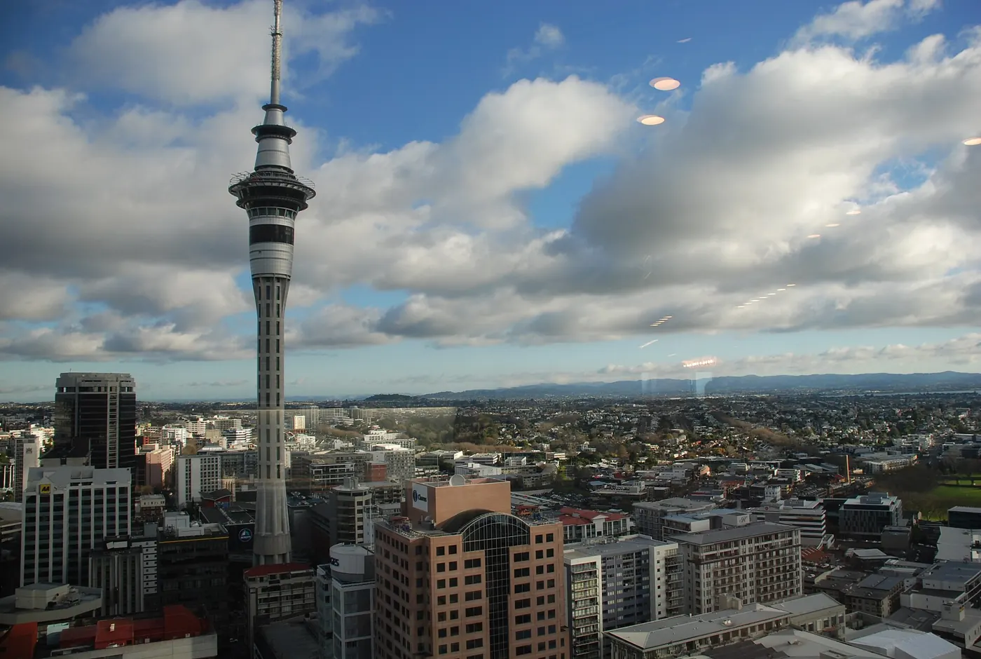 Skyline von Auckland mit dem Sky Tower