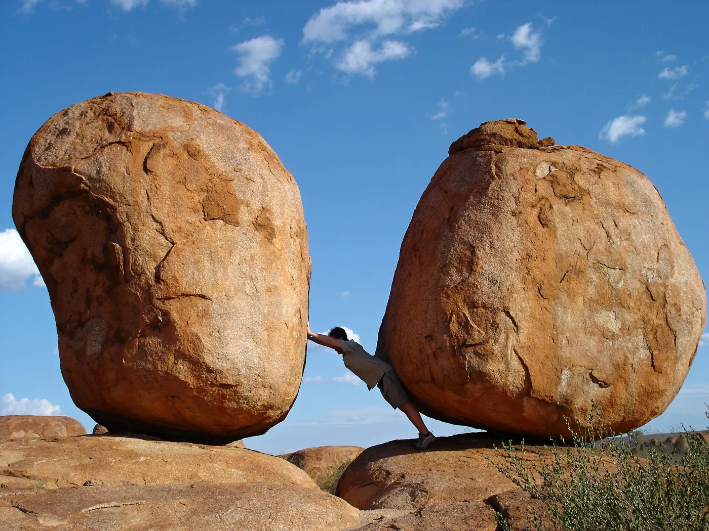 Balancierende Granitfelsen bei Karlu Karlu (Devils Marbles)